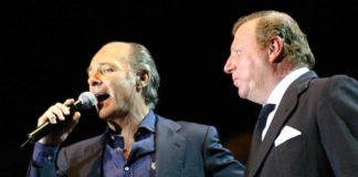 José Manuel Soto, junto con César Cadaval (Morancos) durante el concierto de la Maestranza, (FOTO: Javier Martínez).