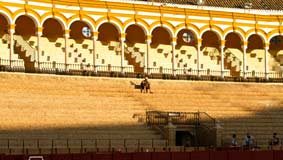 ¿Logrará la empresa volver a llenar los tendidos de la plaza en la Feria de Abril?