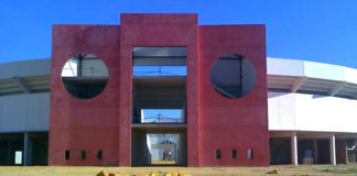 Fachada de la plaza de toros de Utrera.