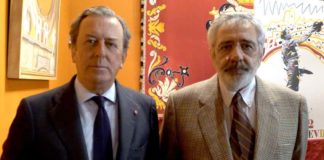 El teniente de hermano mayor de la Maestranza, Javier Benjumea, y el empresario arrendatario de la plaza, Eduardo Canorea. (FOTO: Paco Díaz)