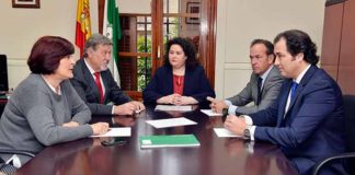 Los cuatro presidentes de la Maestranza con la nueva delegada de la Junta de Andalucía en Sevilla.